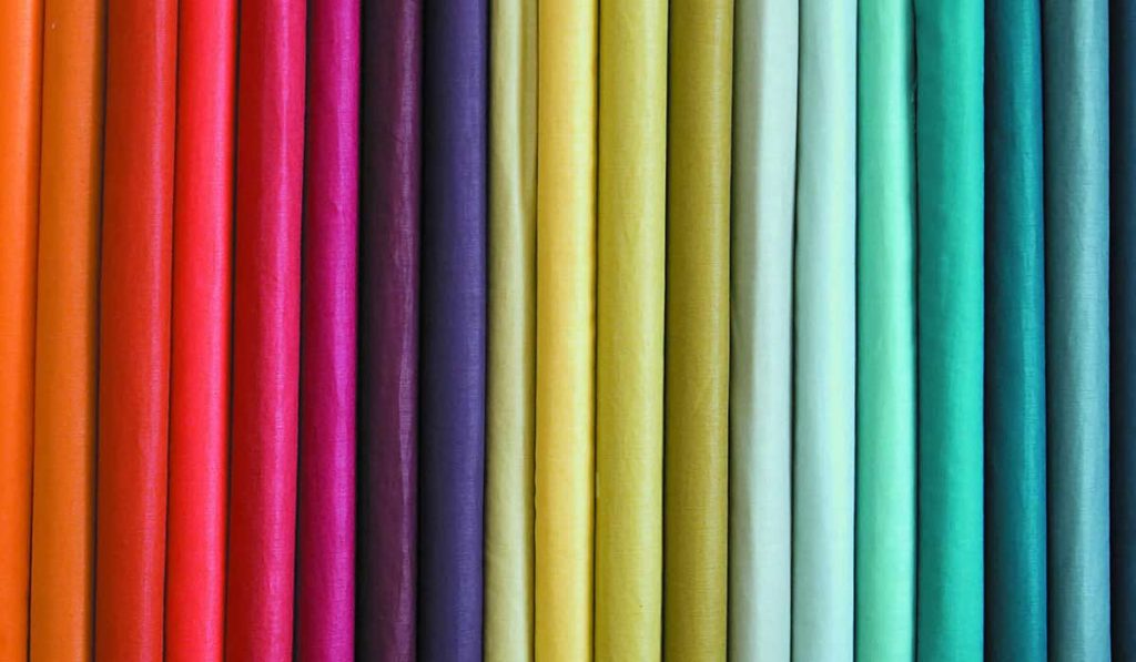 What Your Tablecloth Colour Says About You