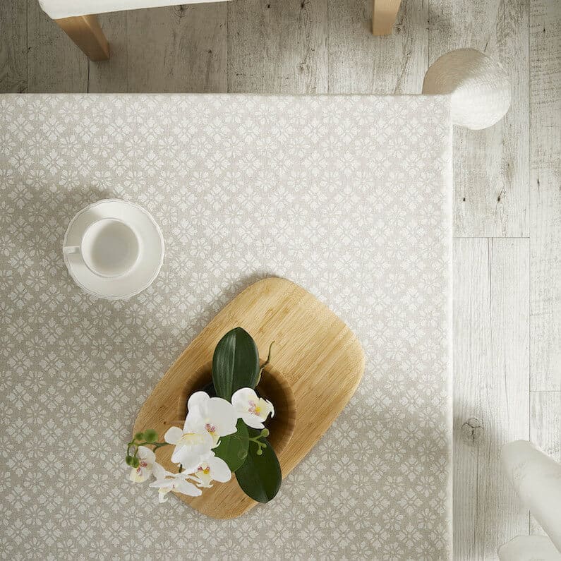 Best Wipe Clean Tablecloths To Consider (3 Types)